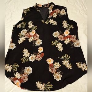 Amaryllis Floral Sleeveless V-neck Top Size 2X Black Floral Print